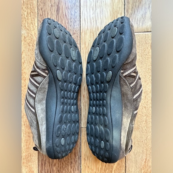 Privo by Clarks Suede slip on shoes size 7M - Picture 4 of 4